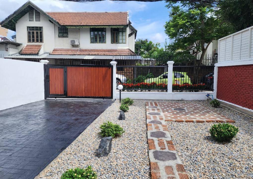 Boxsoon Nimman 2 # 4Beds 3Baths Villa Chiang Mai Eksteriør bilde